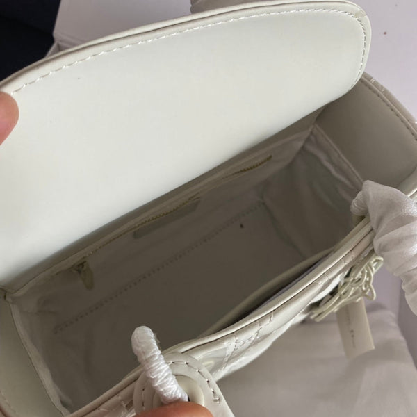 Classic Top-handle Bag W19